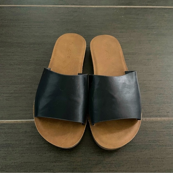 Ardene Shoes - 3/$25 Ardene Faux Leather Slides Sandals